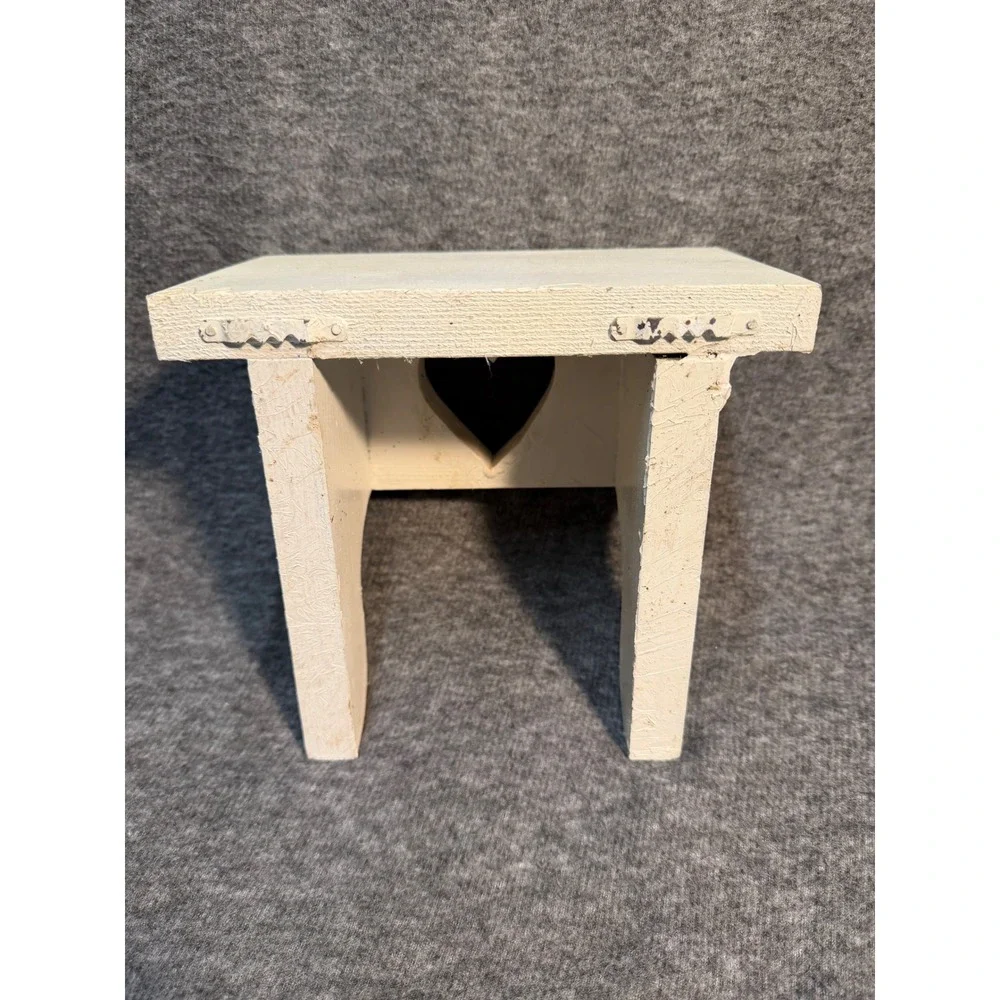 VTG Small Wood Wall Shelf Heart Cutout Cream Floating Display Farmhouse Decor